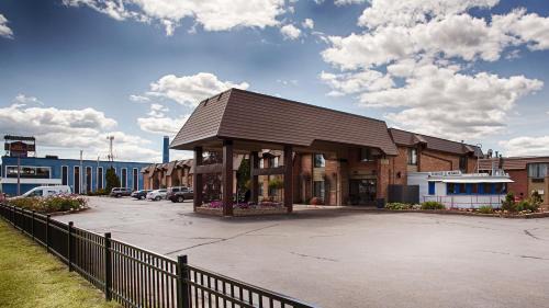 Superior Hotel | Pet-Friendly Best Western Bridgeview Hotel with Oceanfront Pool