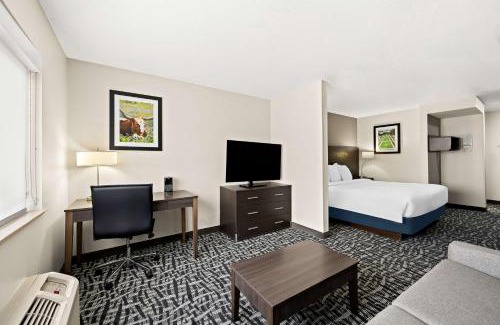 College Station Hotel | Discover Best Western Bryan College Station with Pool Access