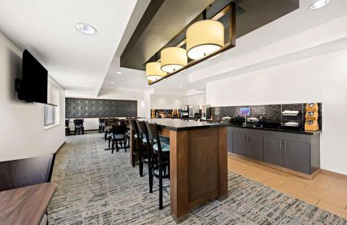 College Station Hotel | Discover Best Western Bryan College Station with Pool Access