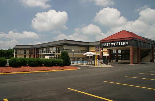 Northwest Hotel | Beachfront Bliss at Best Western Center Inn with Pool Access
