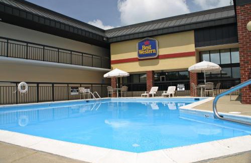 Northwest Hotel | Beachfront Bliss at Best Western Center Inn with Pool Access