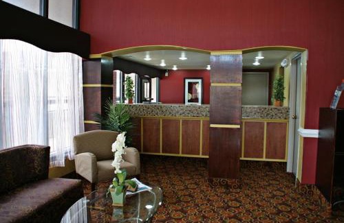 Northwest Hotel | Beachfront Bliss at Best Western Center Inn with Pool Access