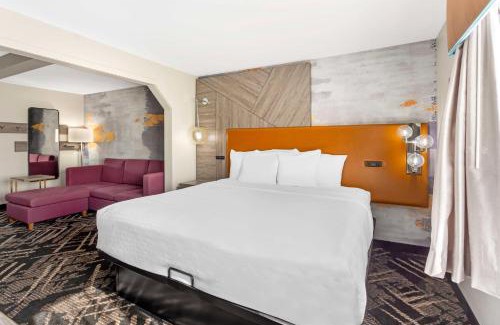 Chambersburg Hotel | Pet-Friendly Stay at Best Western Chambersburg with Pool