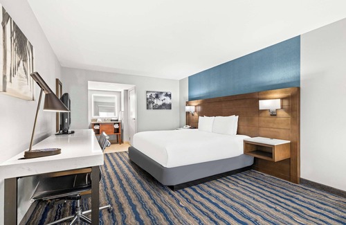Otay Hotel | Discover Best Western Chula Vista with Pool & Spa Amenities