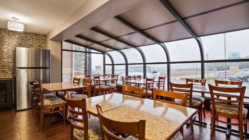 Rolla Hotel | Pet-Friendly Comfort at Best Western Coachlight Hotel