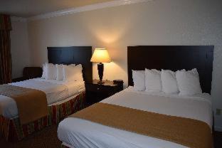 Selma Hotel | Pet Friendly Best Western Colonial Inn with Pool Access