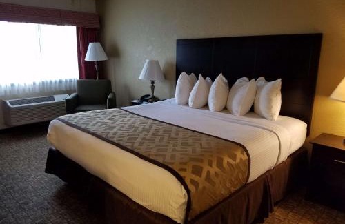 De Funiak Springs Hotel | Pet-Friendly Getaway at Best Western Crossroads Inn