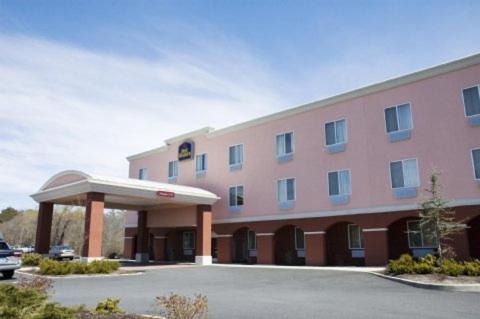 North Dartmouth Hotel | Explore Best Western Dartmouth-New Bedford with Pool Access
