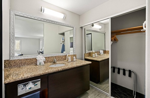 Barstow Hotel | Comfortable Stay at Best Western Desert Villa Inn with Pool