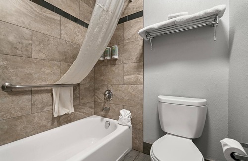 Barstow Hotel | Comfortable Stay at Best Western Desert Villa Inn with Pool