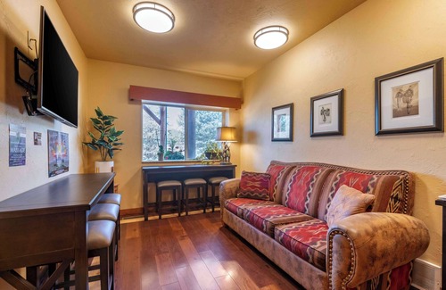 Hulett Hotel | Top-Rated Getaway at Best Western Devils Tower Inn