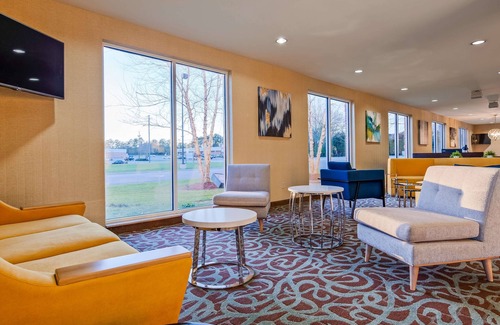 Dothan Hotel | Guest Favorite: Best Western Dothan Inn & Suites Awaits