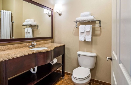Dothan Hotel | Guest Favorite: Best Western Dothan Inn & Suites Awaits