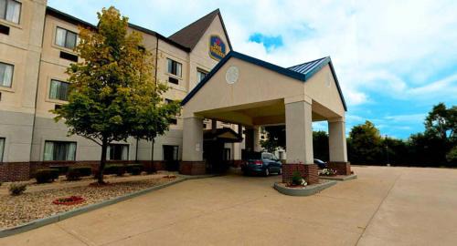 Simonton Lake Hotel | Ideal Stay at Best Western Elkhart Inn & Suites with Pool