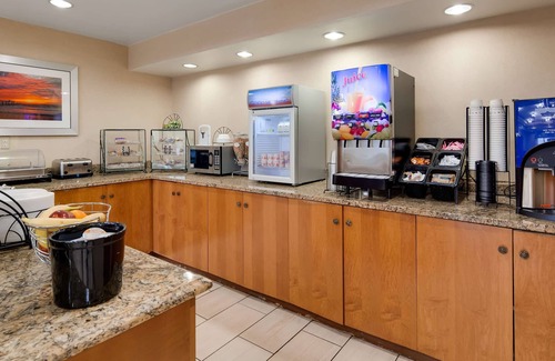 Latta Hotel | Comfortable Stay at Best Western Executive Inn with Pool