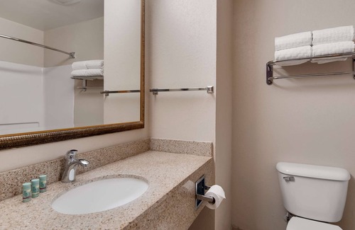 Latta Hotel | Comfortable Stay at Best Western Executive Inn with Pool