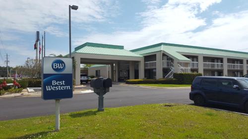 Kreole Hotel | Pet-Friendly Getaway at Best Western Flagship Inn