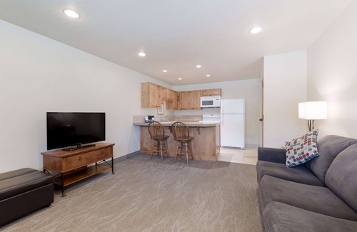 Mountain Home Hotel | Experience Comfort at Best Western Foothills Inn