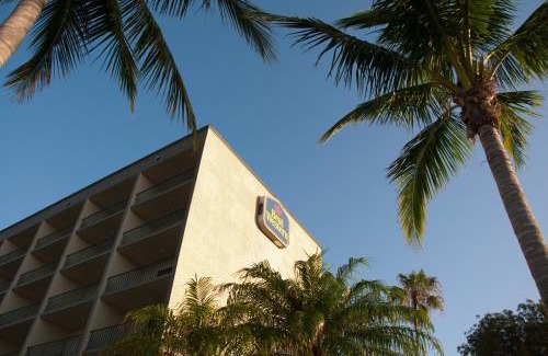 Fort Myers Hotel | Relax at Best Western Fort Myers Waterfront with Ocean Views