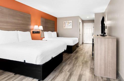 Yazoo City Hotel | Gateway Inn: Family-Friendly Stay with Pool & Kitchen