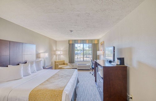 Green Valley Hotel | Guest Favorite: Best Western Green Valley Inn with Pool