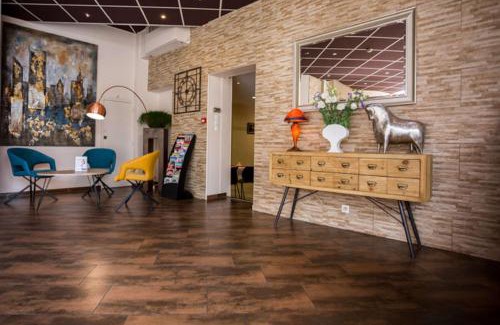 Centre ville - Urbanistes Hotel | Pet-Friendly Getaway at Best Western Hôtel Des Voyageurs