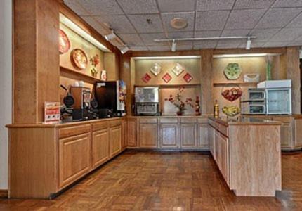 Hickory Hotel | Top-Rated Best Western Hickory with Pool and Ocean Views