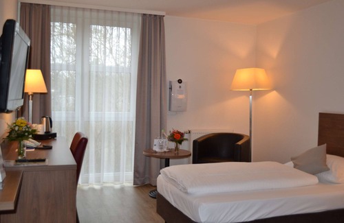 Erlangen Hotel | Quality Hotel Erlangen: Family-Friendly with Pool & Spa