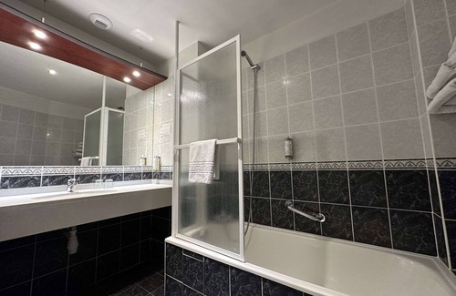 Figeac Hotel | Discover Best Western Hotel Le Pont D'Or: Rated 8.6/10