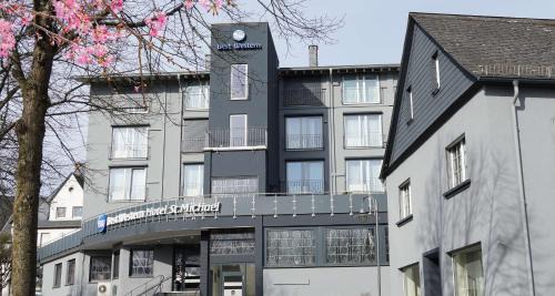 Morbach Hotel | Pet Friendly Best Western Hotel St. Michael with Pool & Dining