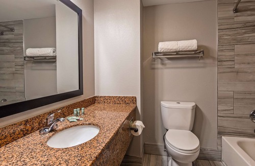 Florence Hotel | Ideal Stay at Best Western Inn Florence with Pool & Breakfast