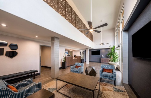 Lemoore Hotel | Discover Comfort at Best Western Inn & Suites Lemoore