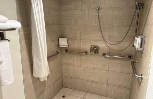 North Mountain Hotel | Discover Best Western InnSuites Phoenix: Family-Friendly Retreat
