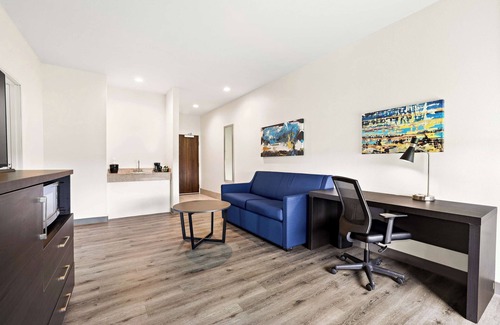 Iowa Hotel | Pet-Friendly Retreat at Best Western Iowa/Lake Charles East