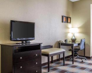 Kenner - Louis Armstrong International Airport Hotel | Relaxing Comfort Suites Kenner with Family-Friendly Amenities