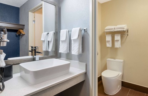 Kokomo Hotel | Top-Rated Best Western Kokomo Hotel with Pool & Spa