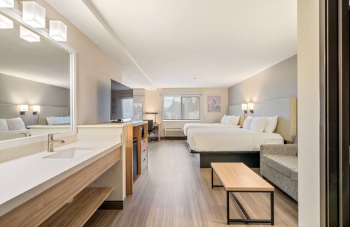 Lake Forest Hotel | Discover Best Western Lake Oswego/Portland Hotel & Suites