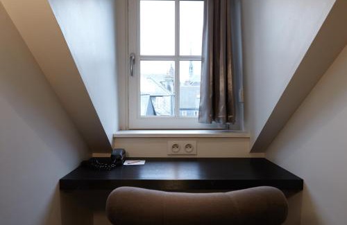 Honfleur Hotel | Prime Location: Best Western Le Cheval Blanc by the Port