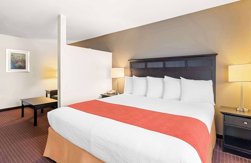 South Beloit Hotel | Discover Best Western Legacy Inn & Suites in Beloit