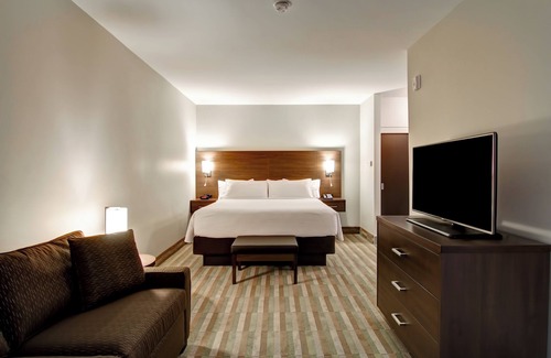 Argyle Hotel | Comfortable Stay at Best Western London Airport Inn & Suites