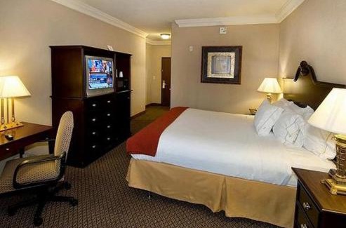 Wetmore Hotel | Convenient Stay at Best Western Near Six Flags & Medical Center