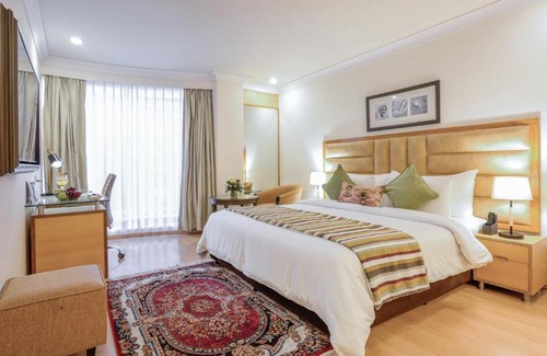 Ranjit Avenue Hotel | Discover Best Western Merrion: 4-Star Comfort & Family Fun