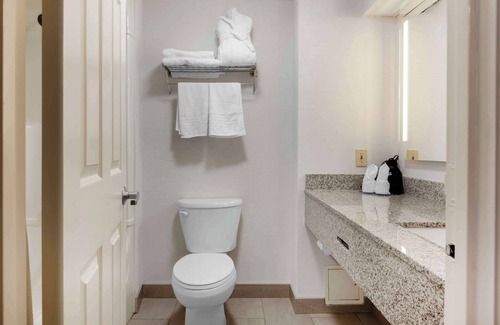 Halton Regional Municipality Hotel | Discover Best Western Milton: Family-Friendly Retreat