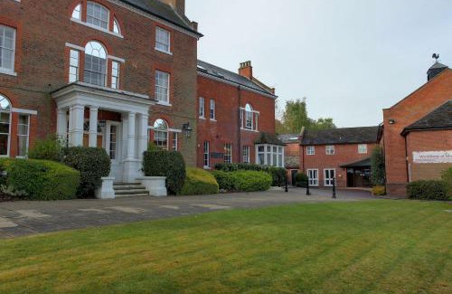 Aspley Guise Hotel | Discover Moore Place Hotel with Family-Friendly Amenities