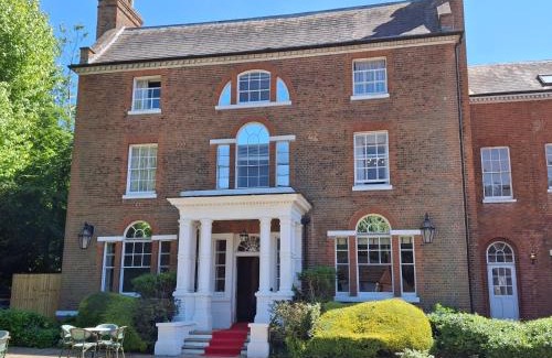 Aspley Guise Hotel | Discover Moore Place Hotel with Family-Friendly Amenities