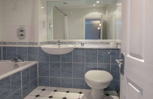 Aspley Guise Hotel | Comfort at Best Western Moore Place Hotel with Family Amenities
