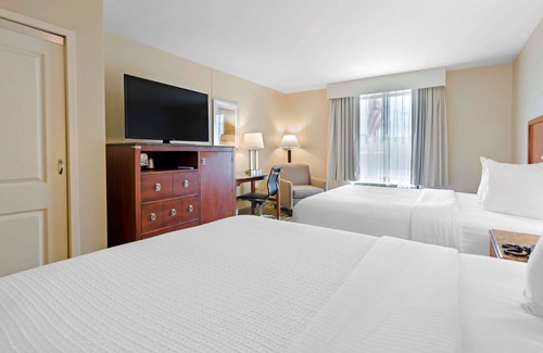 Troutville Hotel | Welcoming Best Western North Roanoke with Pool & Breakfast