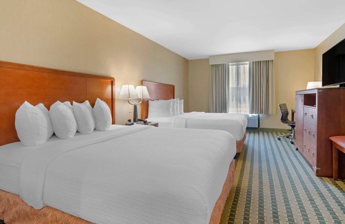 Troutville Hotel | Welcoming Best Western North Roanoke with Pool & Breakfast