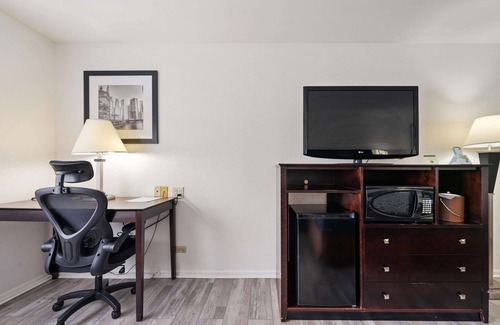 Westmont Hotel | Discover Best Western Oakbrook Inn with Spa & Family Options
