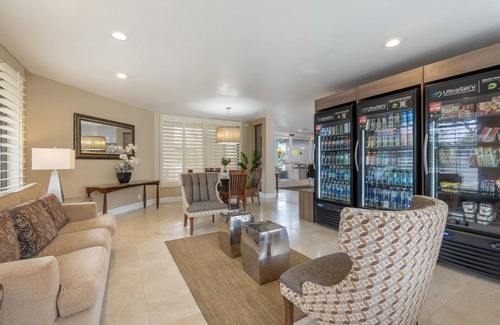 South Oceanside Hotel | Relax at Best Western Oceanside Inn with Pool & Spa